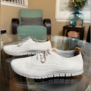 Cole‎ Haan ZeroGrand Stitchlite
Oxford gray Low Top
Women's Shoe Size 8B